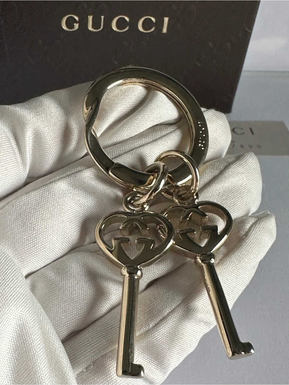 Gucci Interlocking GG Double Heart Key Ring Bag Charm Gold Tone with Box